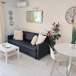 Bright & Spacious With Aircon Πουέρτο Ντελ Κάρμεν