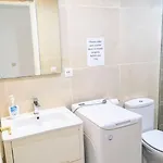Bright & Spacious With Aircon Διαμέρισμα *