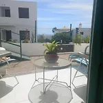 Διαμέρισμα Bright & Spacious With Aircon