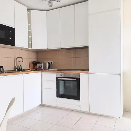 Bright & Spacious With Aircon