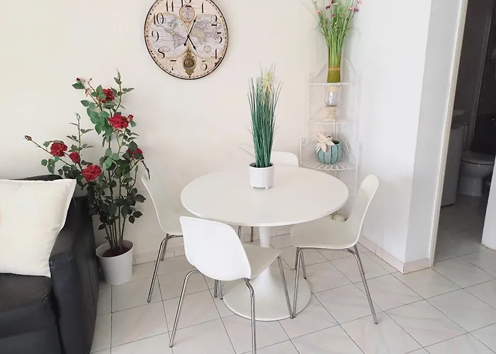 Bright & Spacious With Aircon アパート *